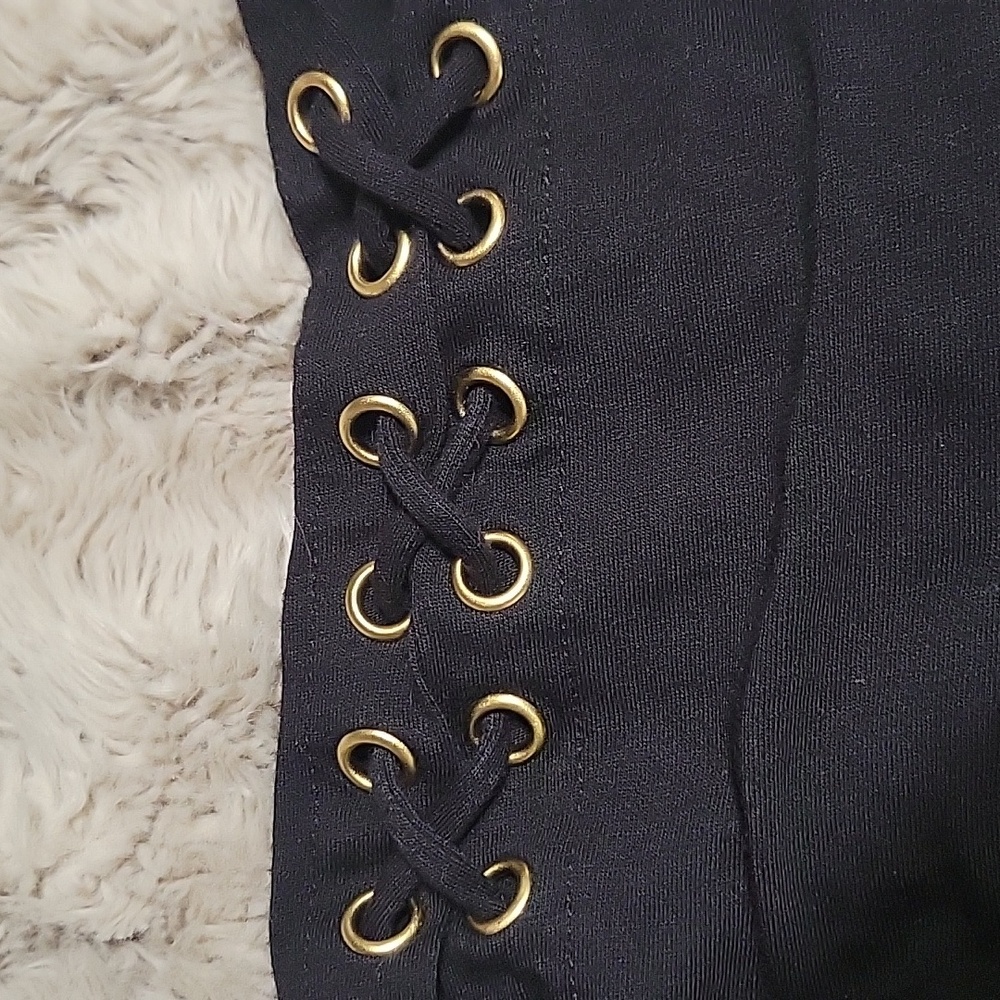 🌞MICHAEL Michael Kors Black Top with Eyelet Sleeves - Picture 2 of 5